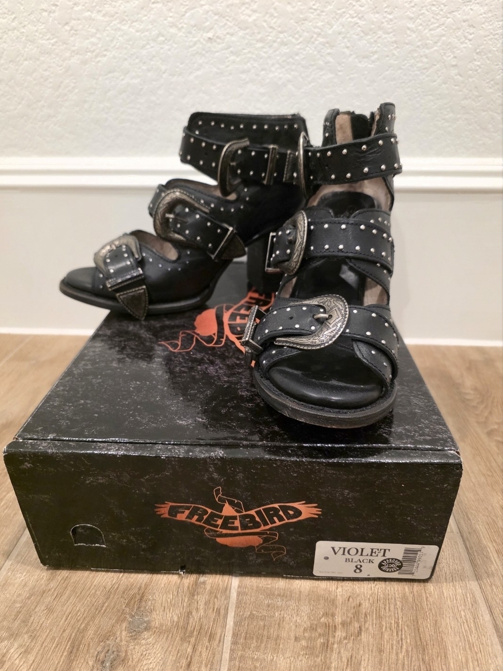 FREEBIRD size 8 (Violet Style) Women's Black Studded Leather Block Heel Sandals - Picture 2 of 5